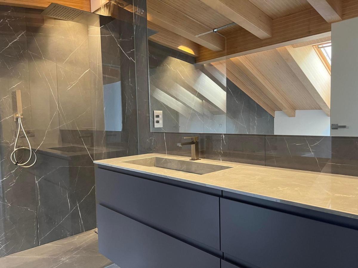 Luxury Lakefront Penthouse Lezzeno Exteriör bild