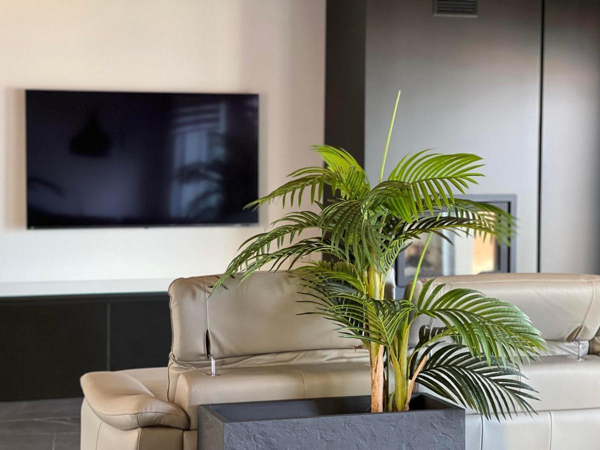 Luxury Lakefront Penthouse Lezzeno Exteriör bild