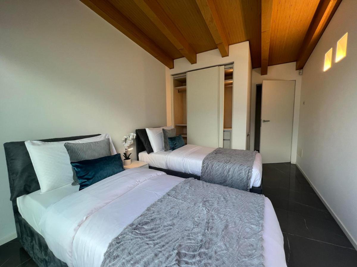 Luxury Lakefront Penthouse Lezzeno Exteriör bild