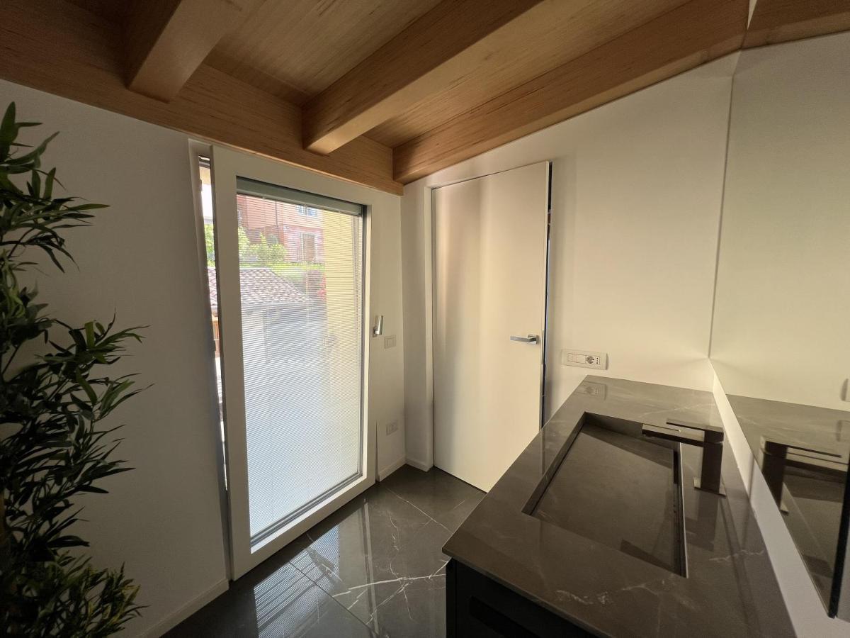 Luxury Lakefront Penthouse Lezzeno Exteriör bild